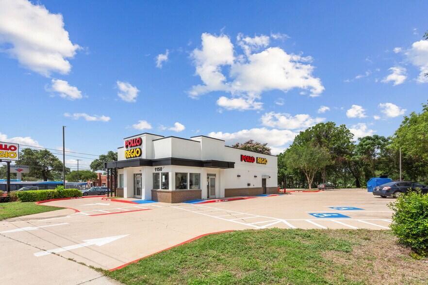 1150 Airport Blvd, Austin, TX for sale - Building Photo - Image 2 of 7