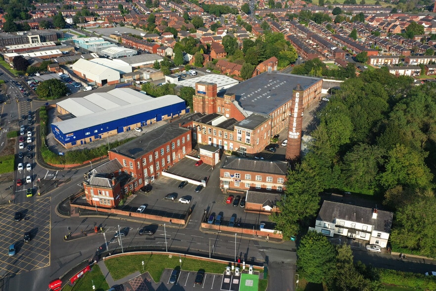 Chapel Rd, Oldham for lease - Building Photo - Image 1 of 7