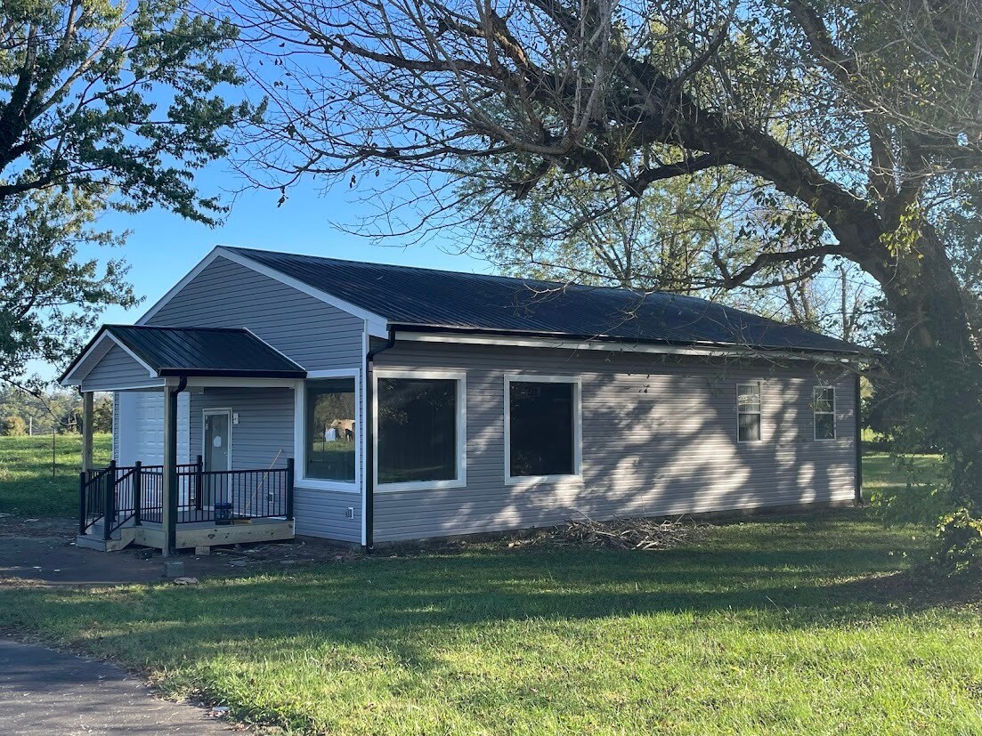 10018 Rutledge Pike, Corryton, TN for sale Primary Photo- Image 1 of 1