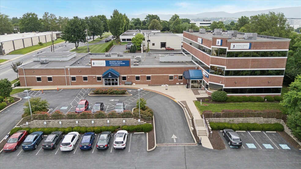 950 Wyomissing blvd, Wyomissing, PA for sale - Building Photo - Image 2 of 6