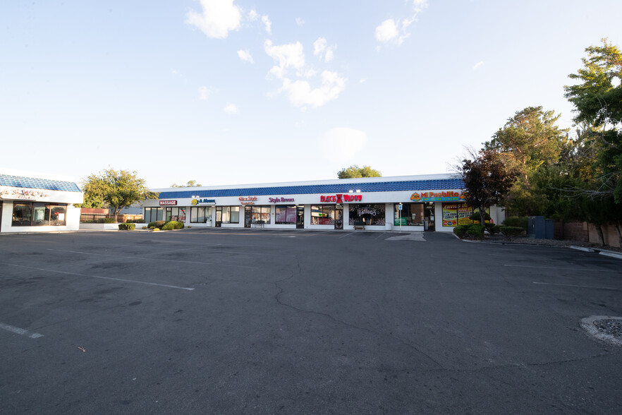 465 E Plumb Ln, Reno, NV for lease - Building Photo - Image 3 of 4