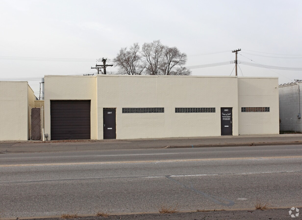 22817 Dequindre Rd, Hazel Park, MI 48030