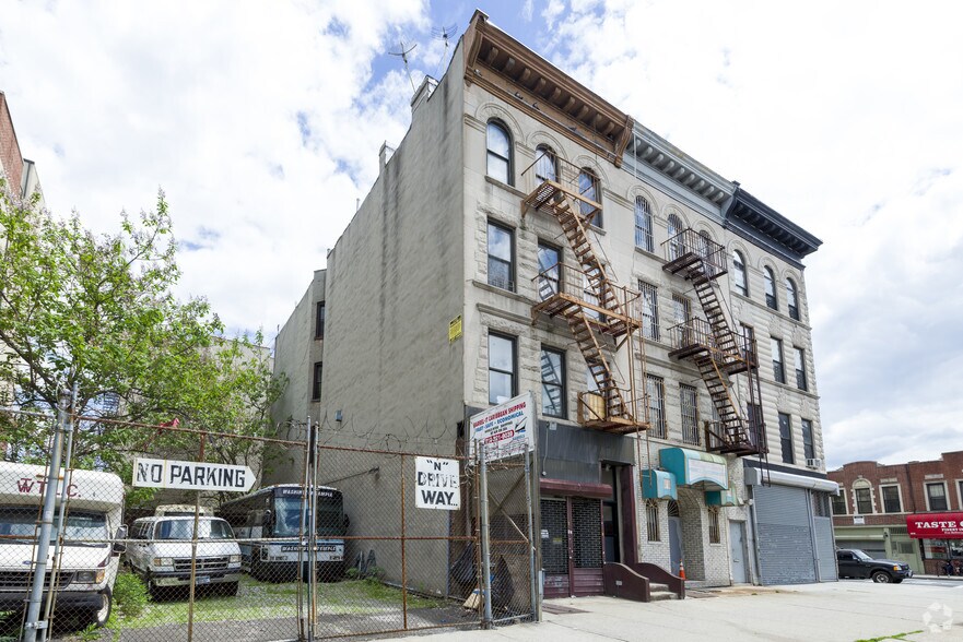 35 Rogers Ave, Brooklyn, NY for sale - Primary Photo - Image 1 of 1