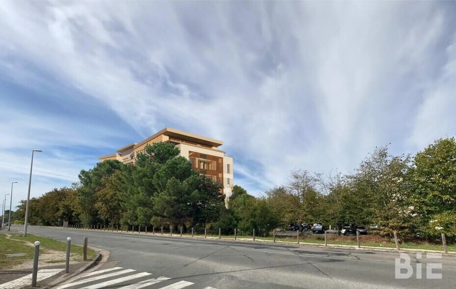 Office in Pessac for lease - Building Photo - Image 3 of 15