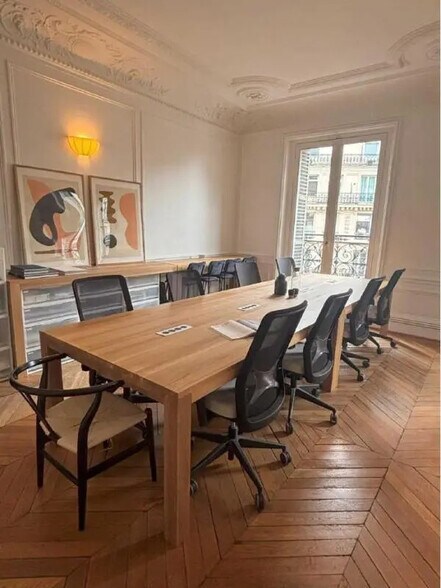 2 Rue De Châteaudun, Paris for lease - Interior Photo - Image 1 of 6