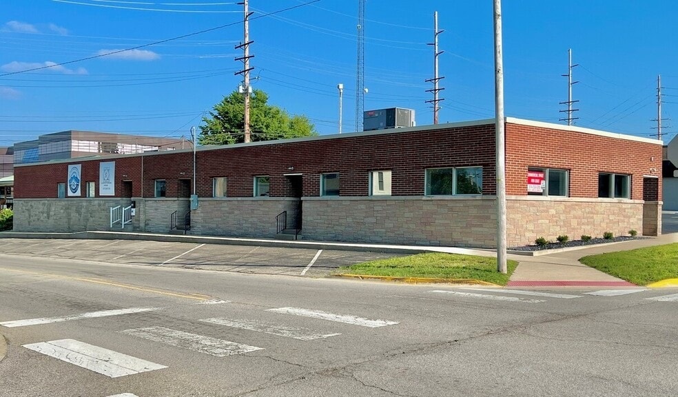 222 N Buffalo St, Warsaw, IN for lease - Building Photo - Image 1 of 16