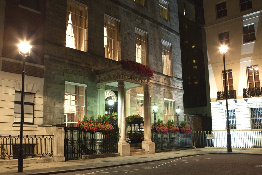 2 Queen Anne St, London for sale - Building Photo - Image 1 of 1