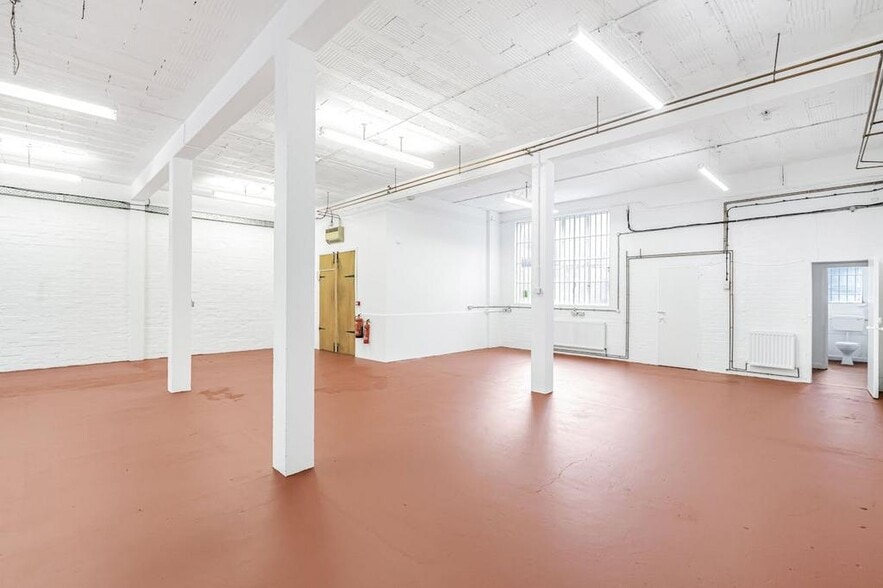 28-29 White Lion St, London for lease - Building Photo - Image 3 of 31