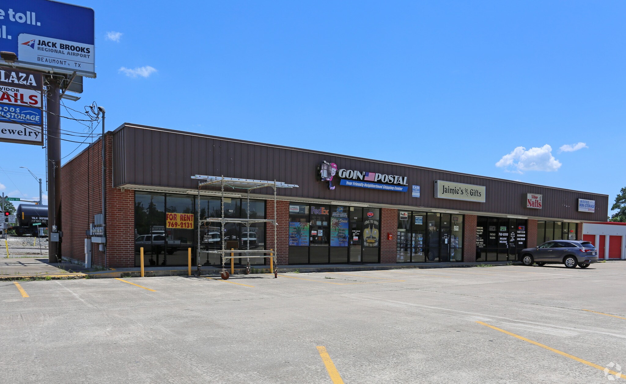 101-141 N Main St, Vidor, TX for sale Primary Photo- Image 1 of 1