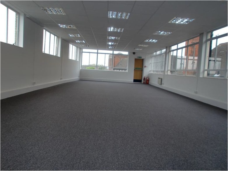 35 Iron Gate, Derby for lease - Interior Photo - Image 2 of 7