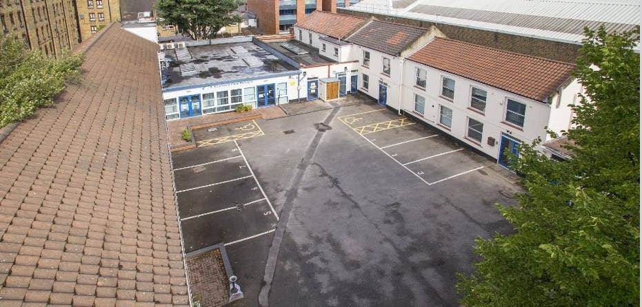 1-4 Brixton Hl, London for lease - Building Photo - Image 2 of 8