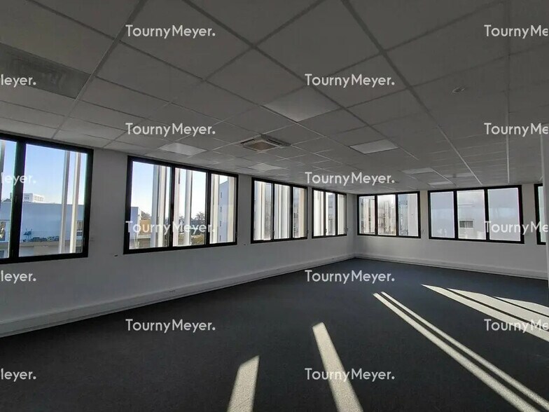 Office in Nantes for lease - Building Photo - Image 2 of 10