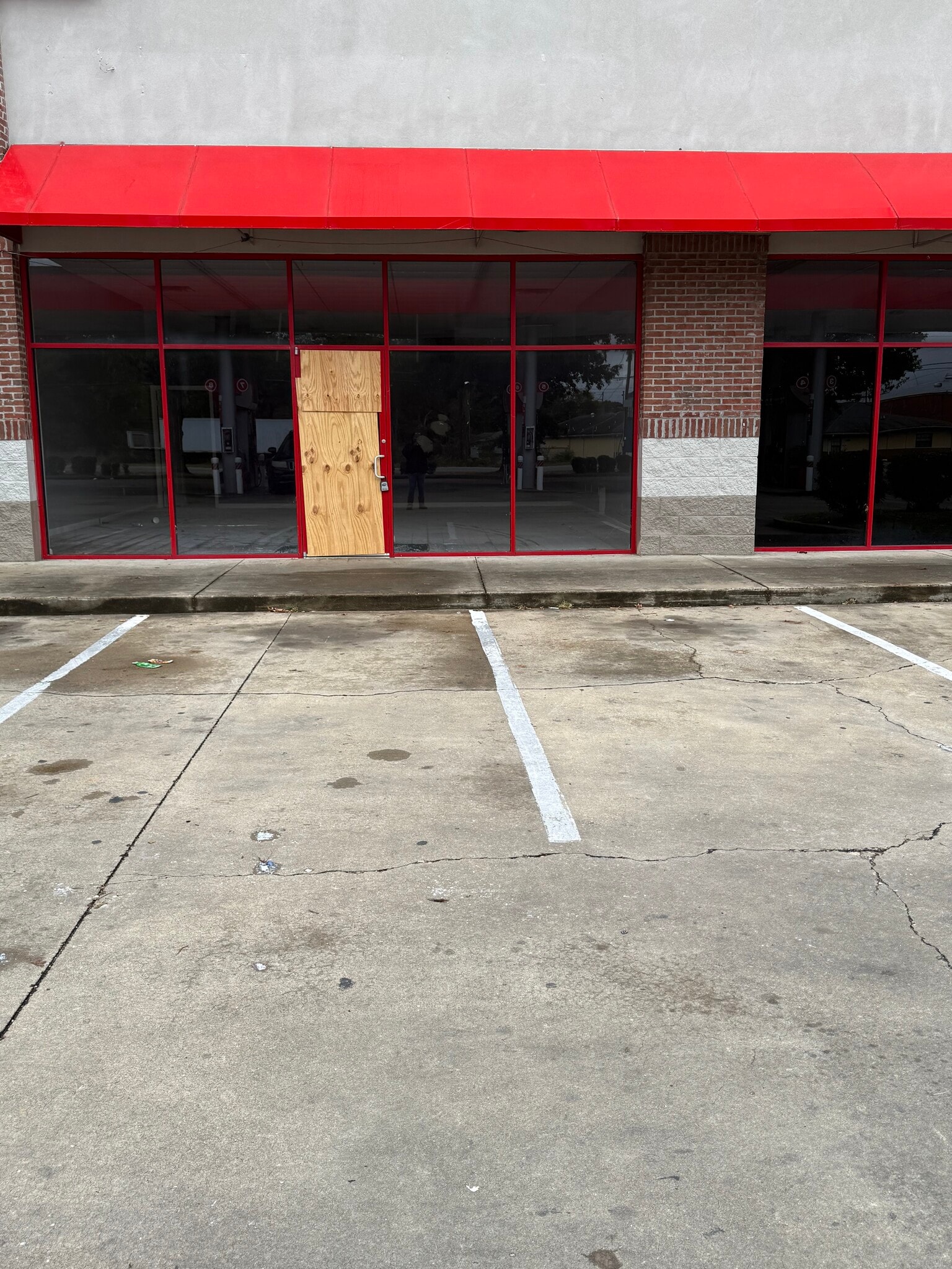 755-763 Air Base Blvd, Montgomery, AL for lease Interior Photo- Image 1 of 1