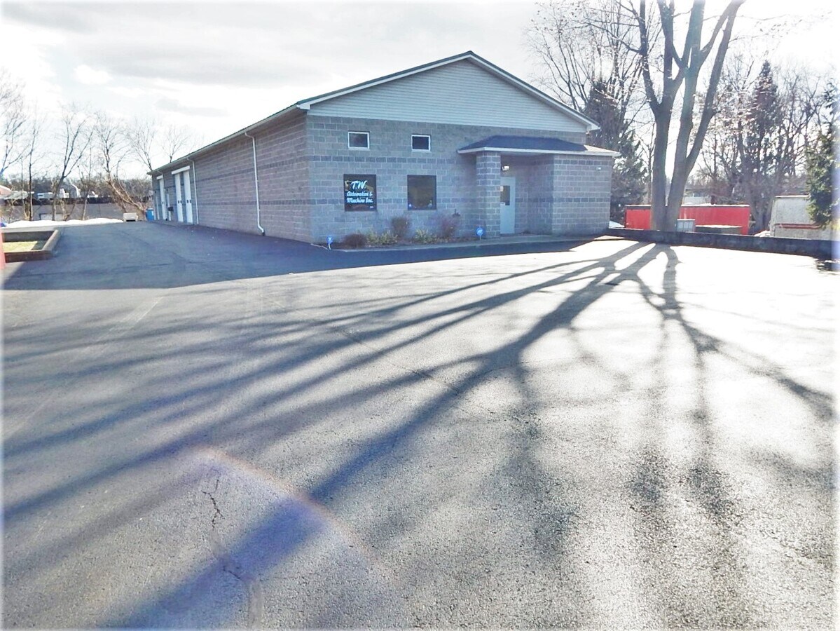 645 Whitney Rd W, Fairport, NY 14450