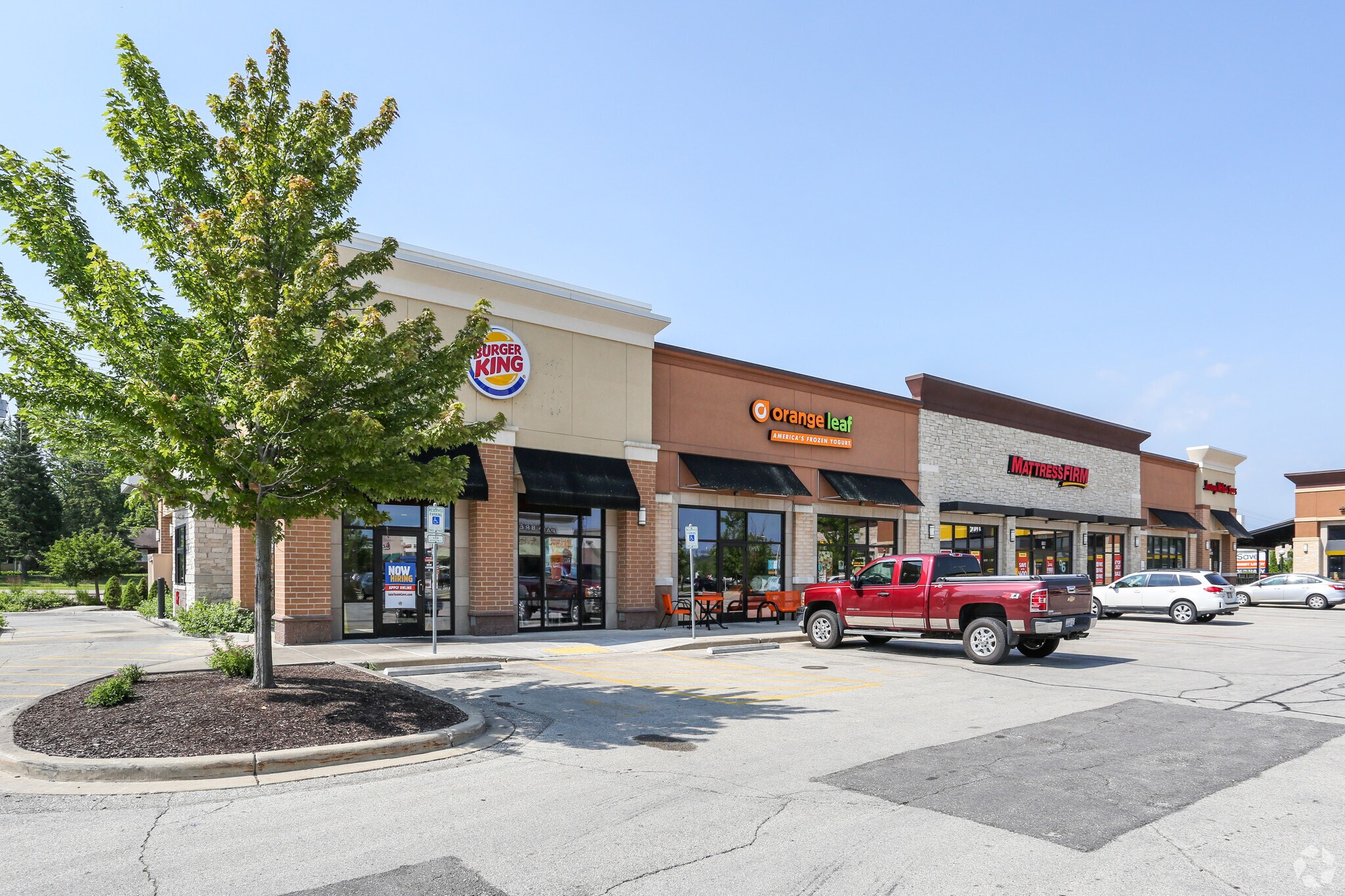 1190 W Sunset Dr, Waukesha, WI for lease Primary Photo- Image 1 of 8