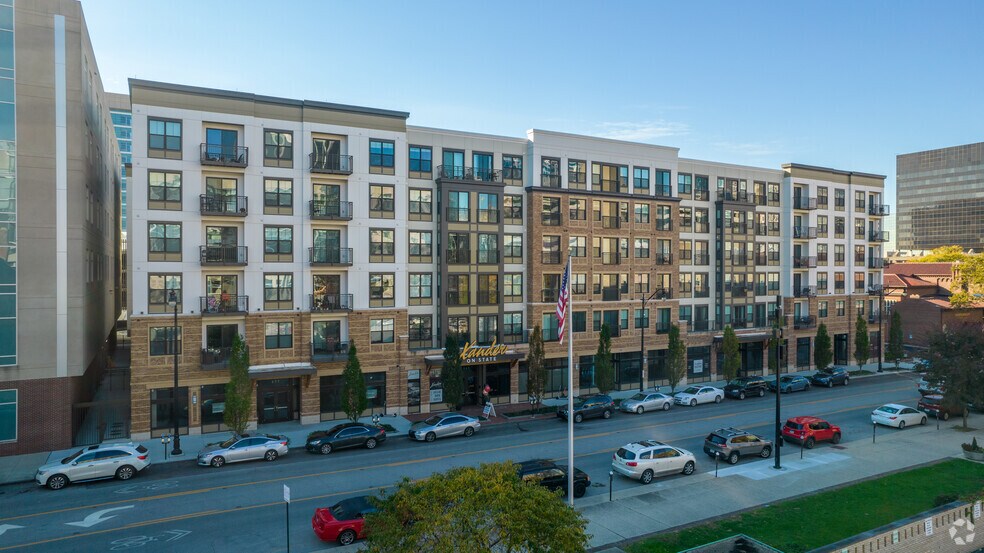 265 E State St, Columbus, OH for lease - Primary Photo - Image 1 of 4