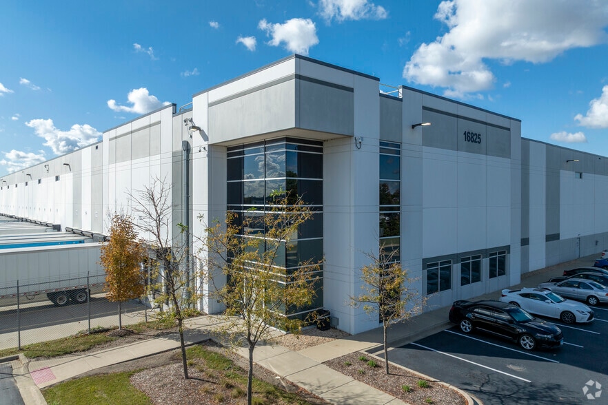 16824 Enterprise Blvd, Crest Hill, IL for sale - Primary Photo - Image 1 of 1
