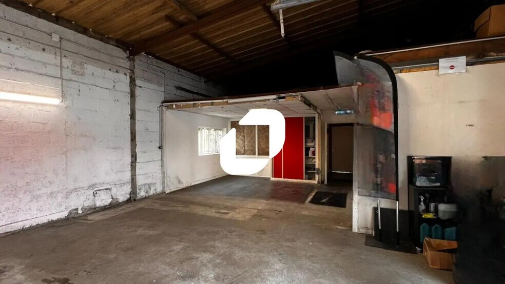 Flex in Carquefou for lease - Building Photo - Image 2 of 9