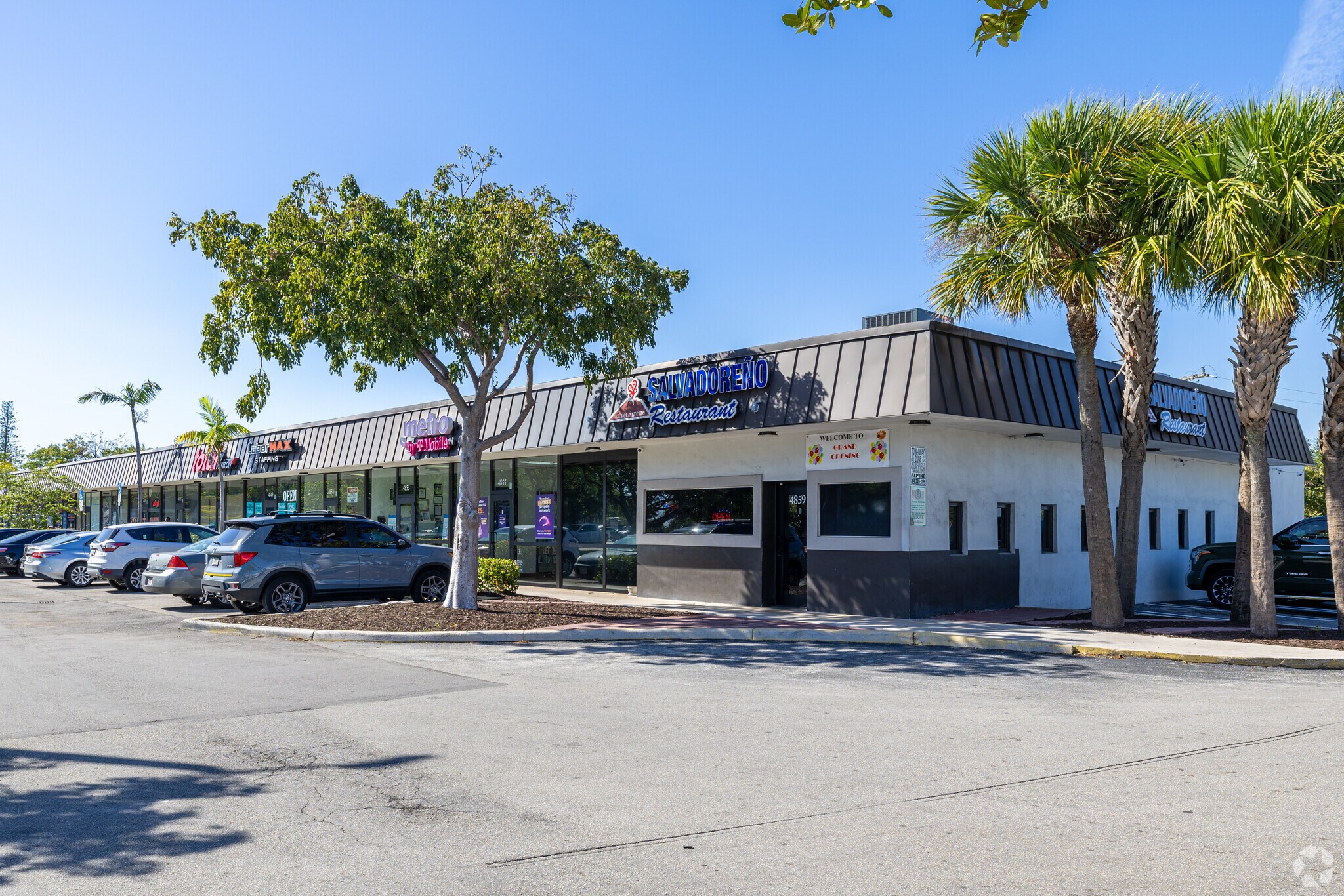 4811 N Dixie Hwy, Pompano Beach, FL for lease Primary Photo- Image 1 of 11