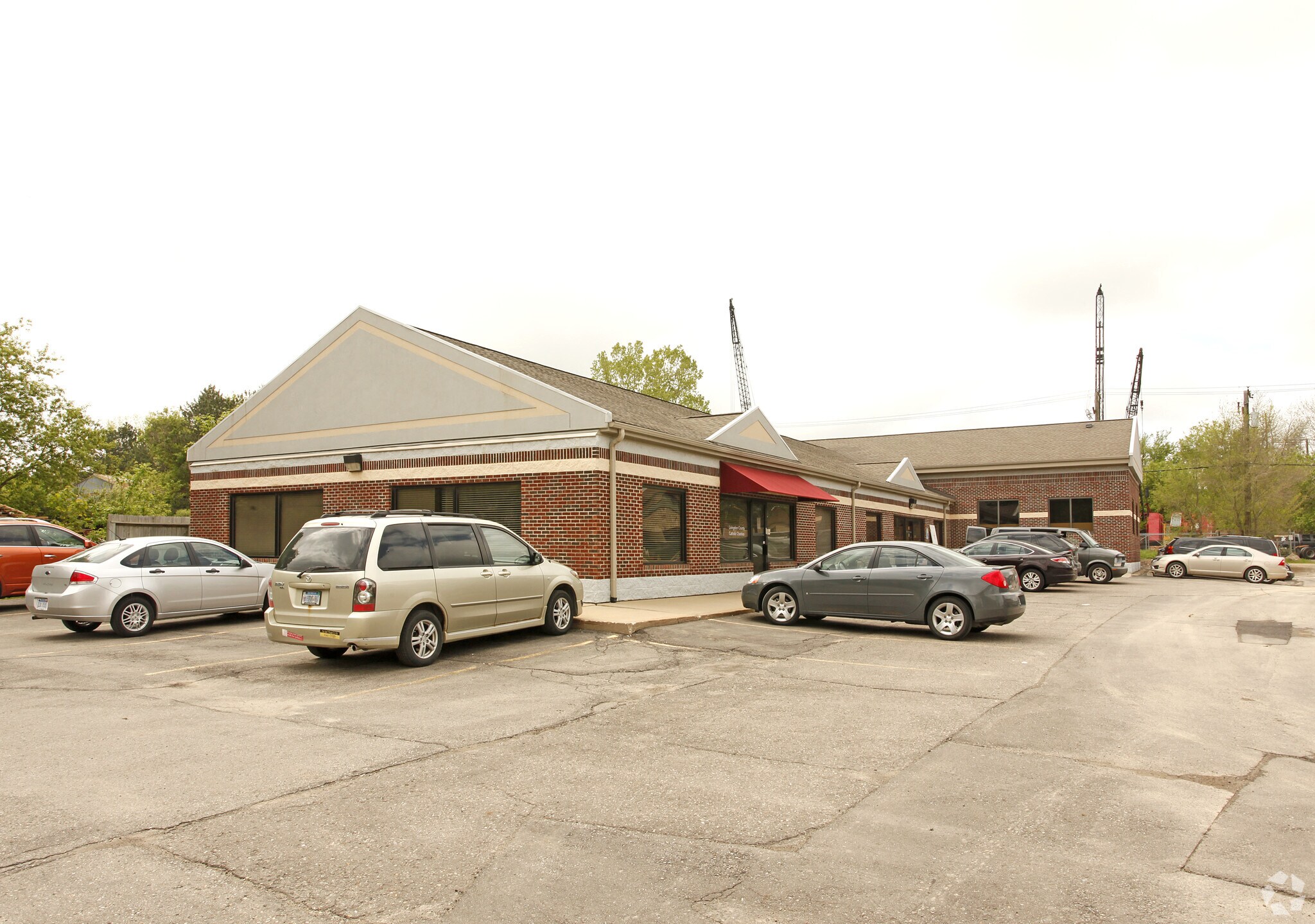 2020 E Grand River Ave, Howell, MI for lease Primary Photo- Image 1 of 5