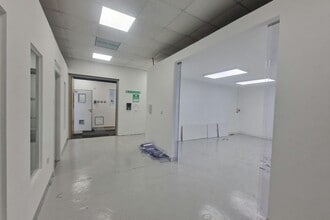 Wade Rd, Basingstoke for lease Interior Photo- Image 1 of 3