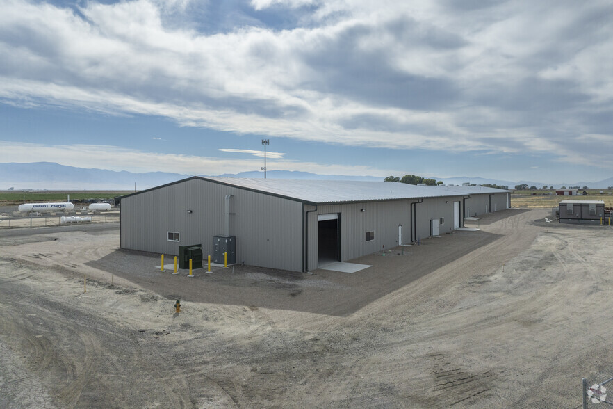 1053 Lovelock Ave, Lovelock, NV for lease - Building Photo - Image 3 of 22