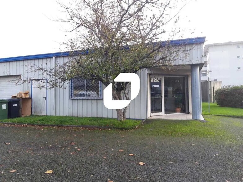 Flex in Cenon for lease - Building Photo - Image 1 of 8
