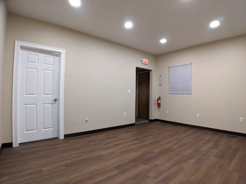 357 Union Ave, Framingham, MA for lease - Building Photo - Image 3 of 7