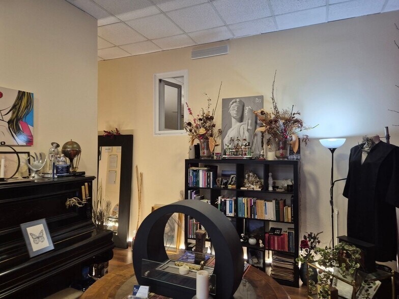 Retail in Gijón, Asturias for lease - Building Photo - Image 3 of 30