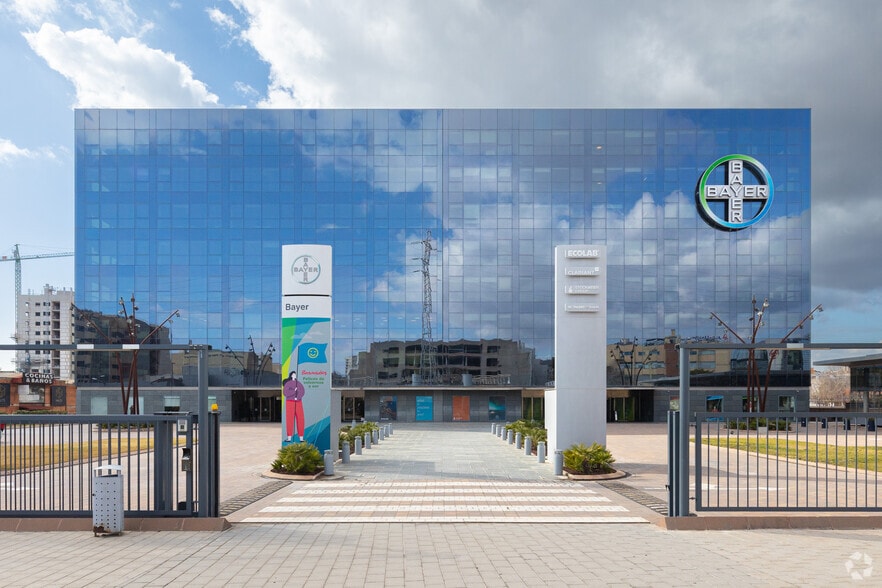 Avinguda Baix Llobregat, Sant Joan Despí, Barcelona for lease - Building Photo - Image 3 of 3