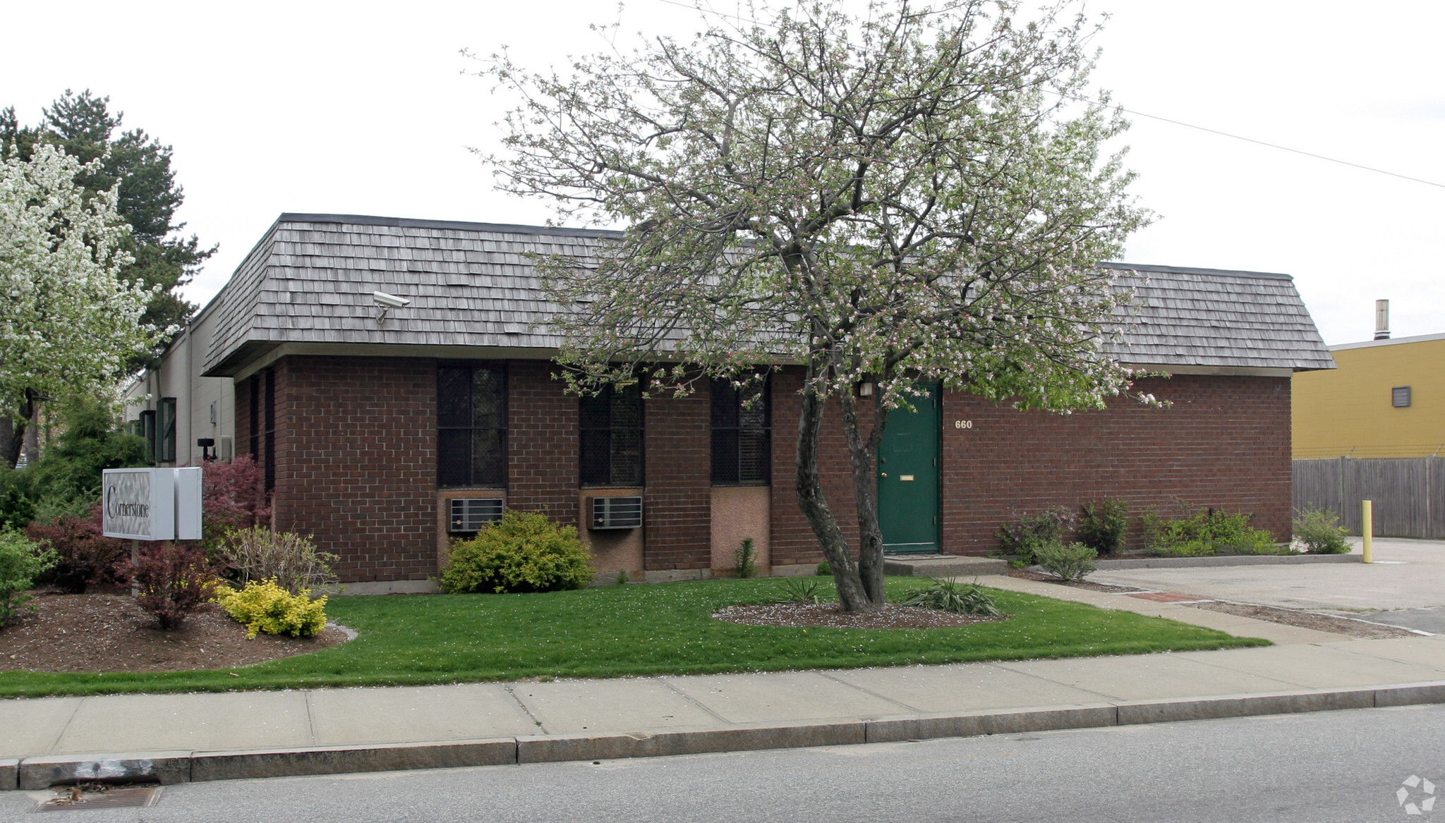 660 School St, Pawtucket, RI for sale Primary Photo- Image 1 of 1