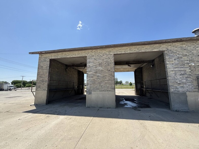 3000 Hoover Dr, Trenton, MO for sale - Building Photo - Image 3 of 8