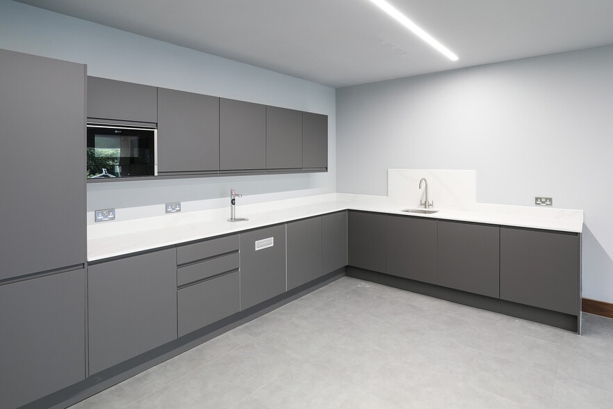 Sunrise Pky, Milton Keynes for lease - Interior Photo - Image 1 of 6