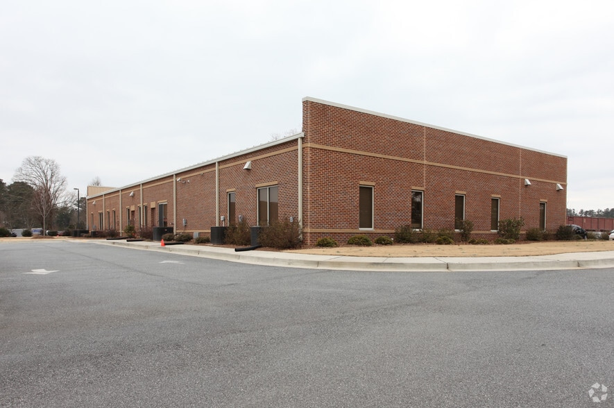 833 Hurricane Shoals Rd, Lawrenceville, GA for sale - Building Photo - Image 3 of 9