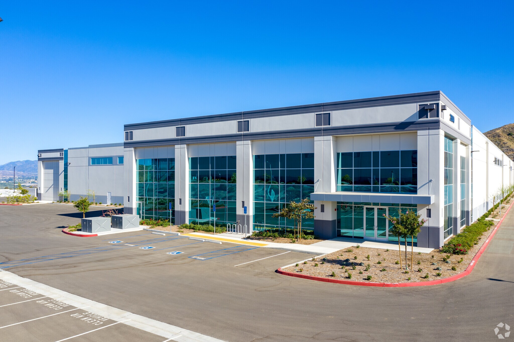29040 Avenue Valley View, Valencia, CA for lease Primary Photo- Image 1 of 8