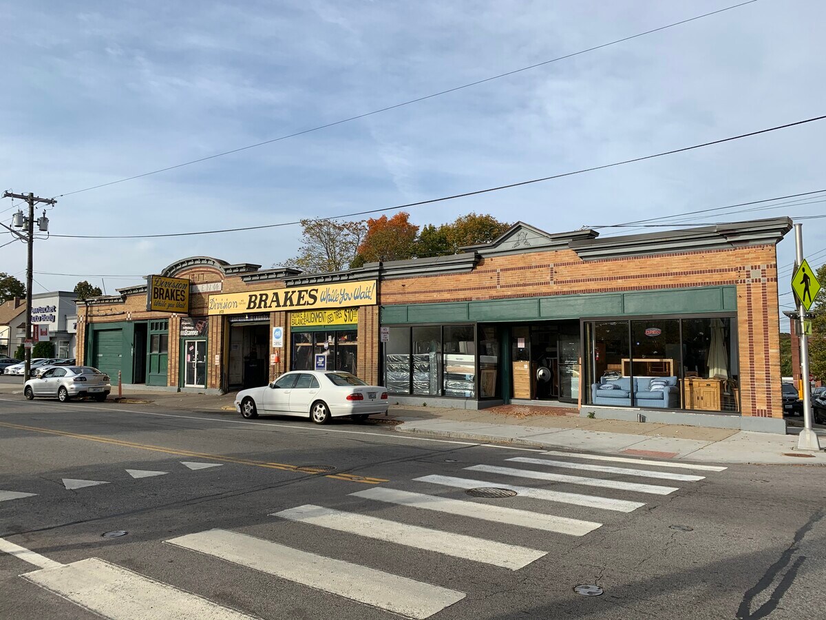 270274 Broadway, Pawtucket, RI 02860