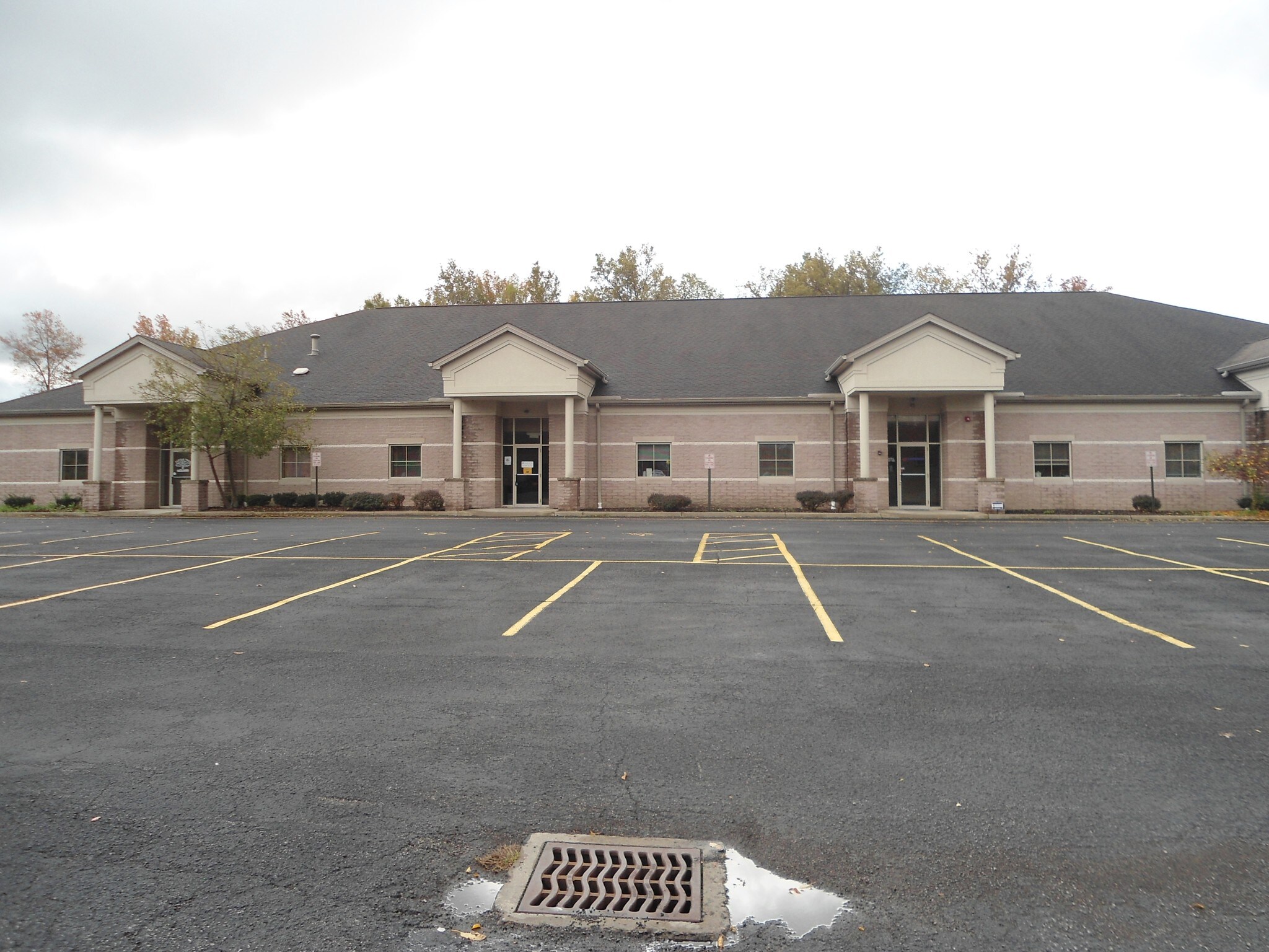 5401 Ashley Cir, Youngstown, OH for lease Building Photo- Image 1 of 7