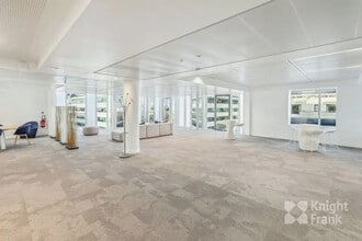 12 Avenue André Malraux, Levallois-Perret for lease Interior Photo- Image 2 of 7