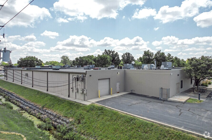 6402-6410 Castleplace Dr, Indianapolis, IN for lease - Building Photo - Image 2 of 3