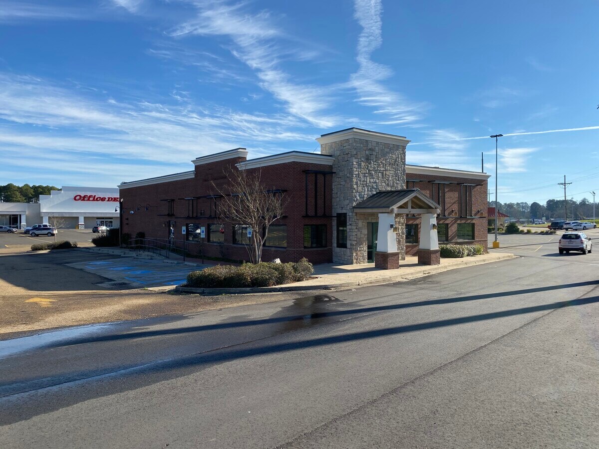 297 N Service Rd E, Ruston, LA 71270