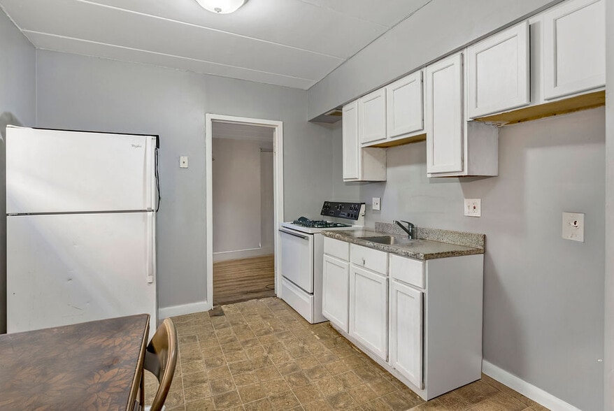 2443 Ferguson Rd, Cincinnati, OH for sale - Building Photo - Image 3 of 13