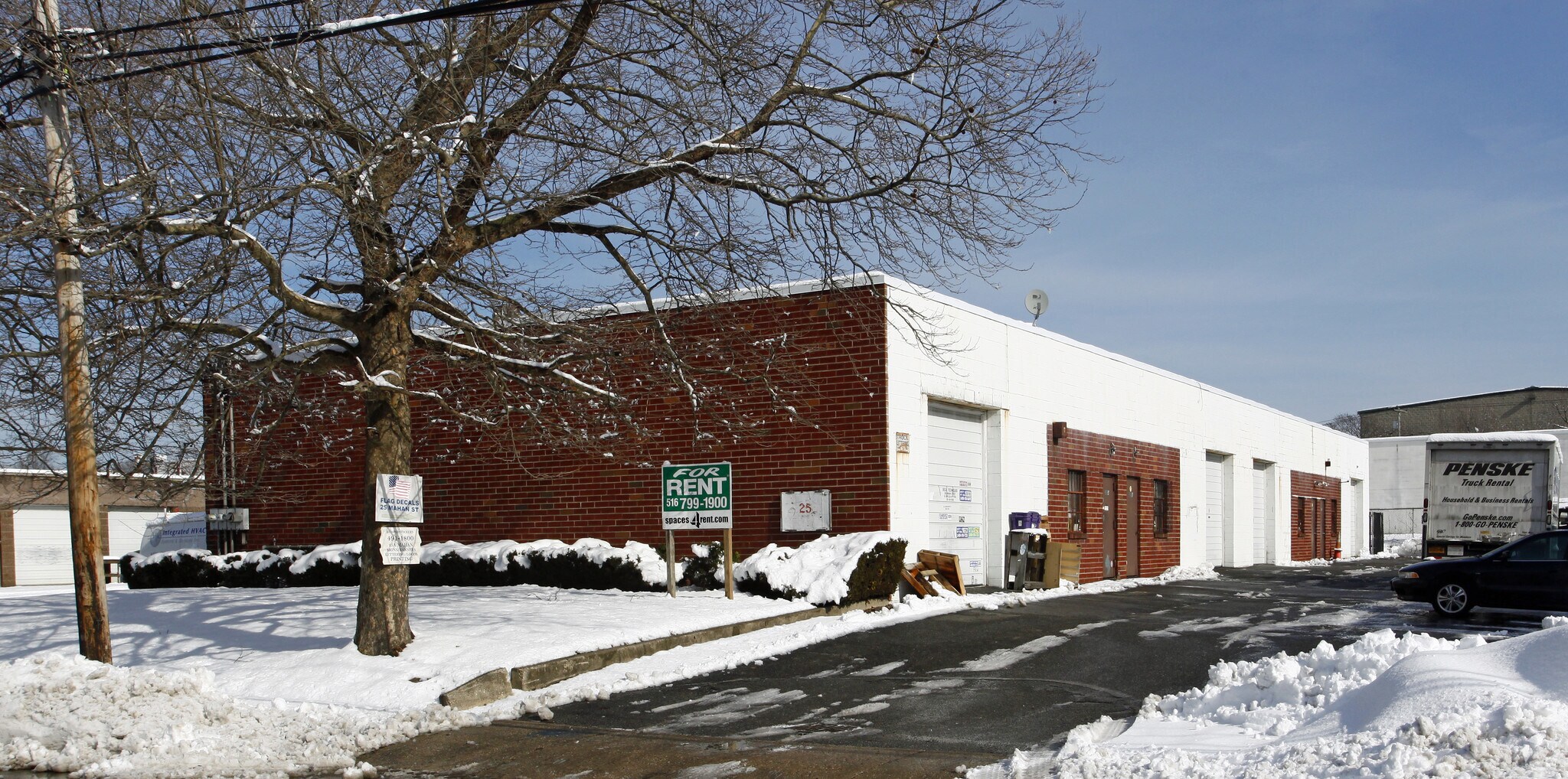 25 Mahan St, West Babylon, NY for sale Primary Photo- Image 1 of 1