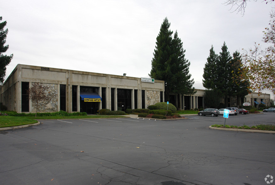 11415 Folsom Blvd, Rancho Cordova, CA for lease - Building Photo - Image 3 of 6