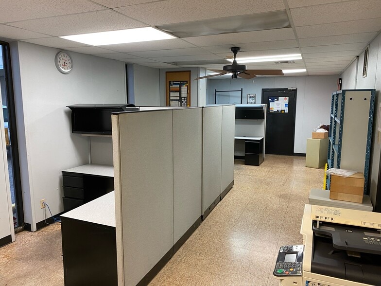 2828 3rd Ave South, Texas City, TX for lease - Interior Photo - Image 2 of 12