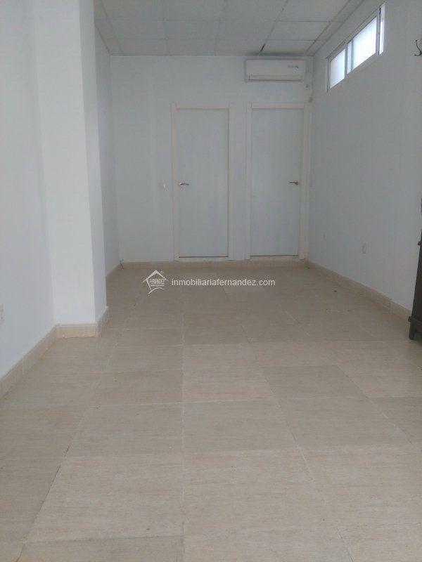 Retail in Cáceres, Cáceres for lease Building Photo- Image 1 of 8