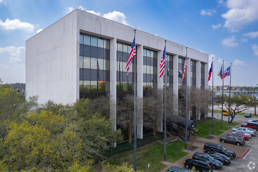 3003 S Loop Fwy W, Houston, TX for lease - Building Photo - Image 1 of 13