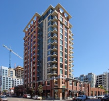 Diamond Terrace - Pub