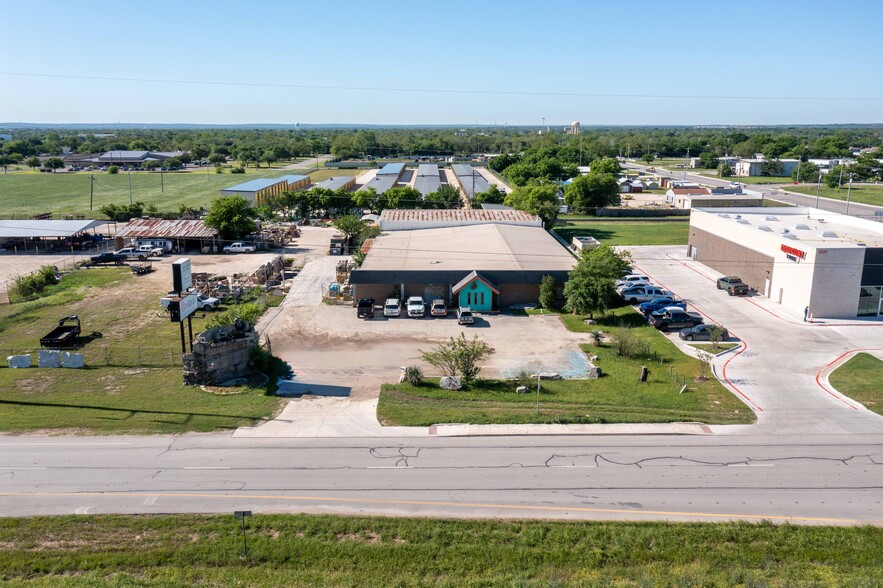 205 E IH 10 Hwy, Seguin, TX for sale - Building Photo - Image 1 of 9