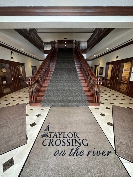 1070 Riverwalk Dr, Idaho Falls, ID for lease - Interior Photo - Image 2 of 2