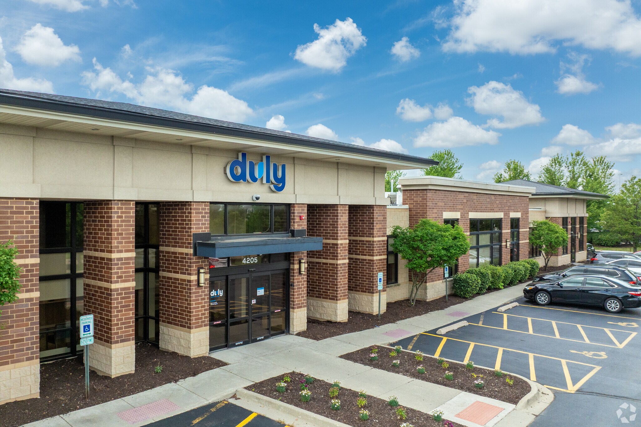 4205 Westbrook Dr, Aurora, IL for sale Primary Photo- Image 1 of 1